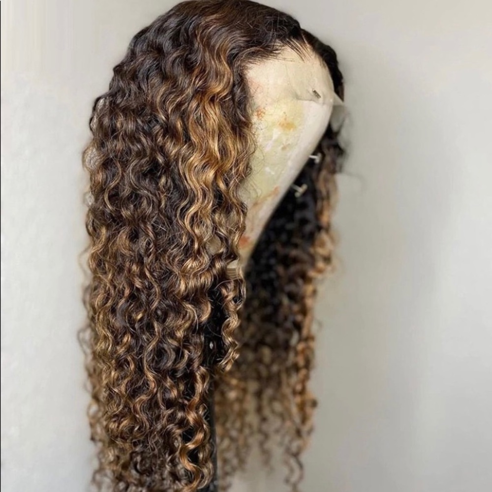 Lace Curly wig with highlights of brown and blonde